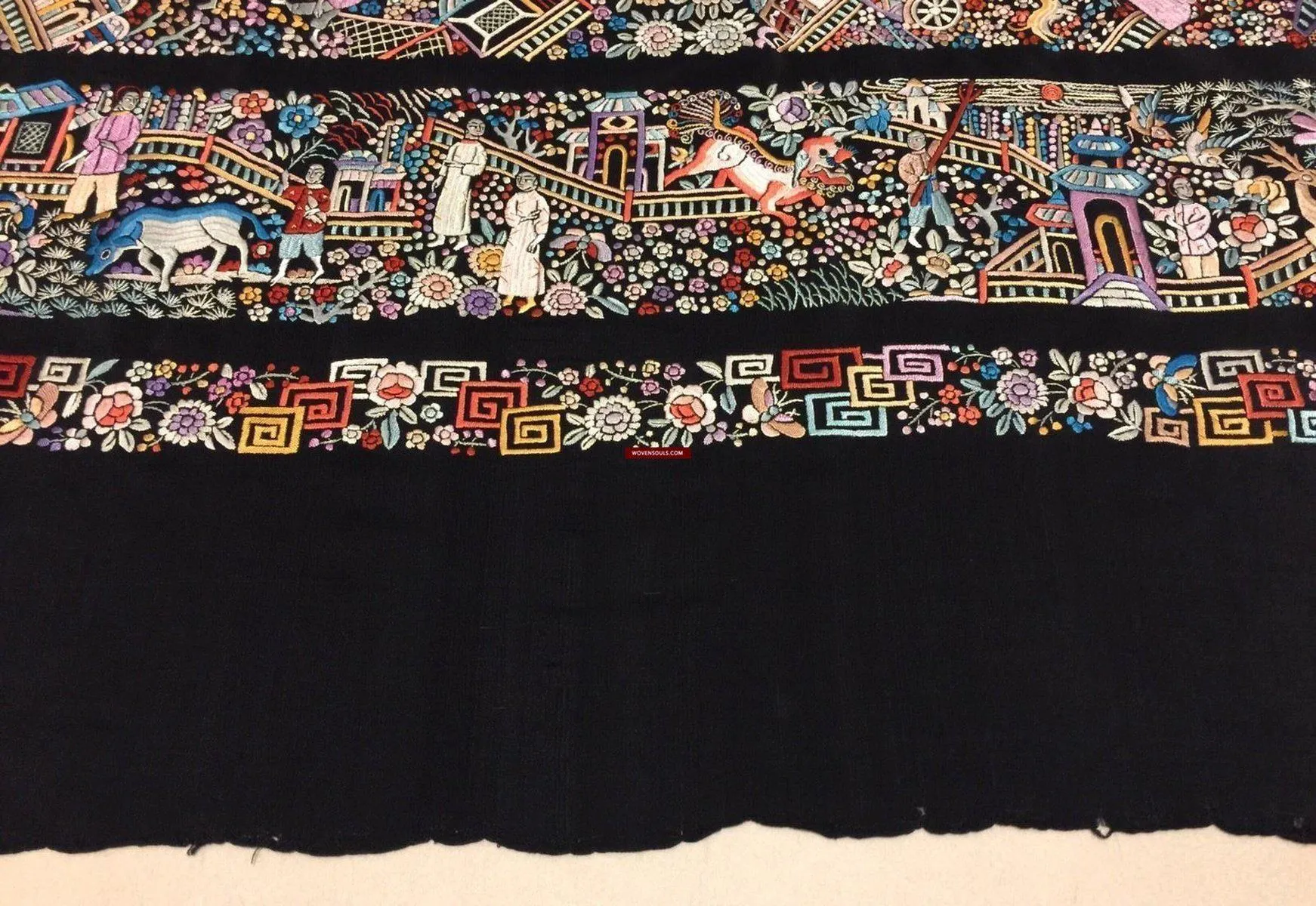 1143 SOLD Antique Double Sided Embroidery Manila Manton - Cantonese Embroidery Shawl - No Fringe