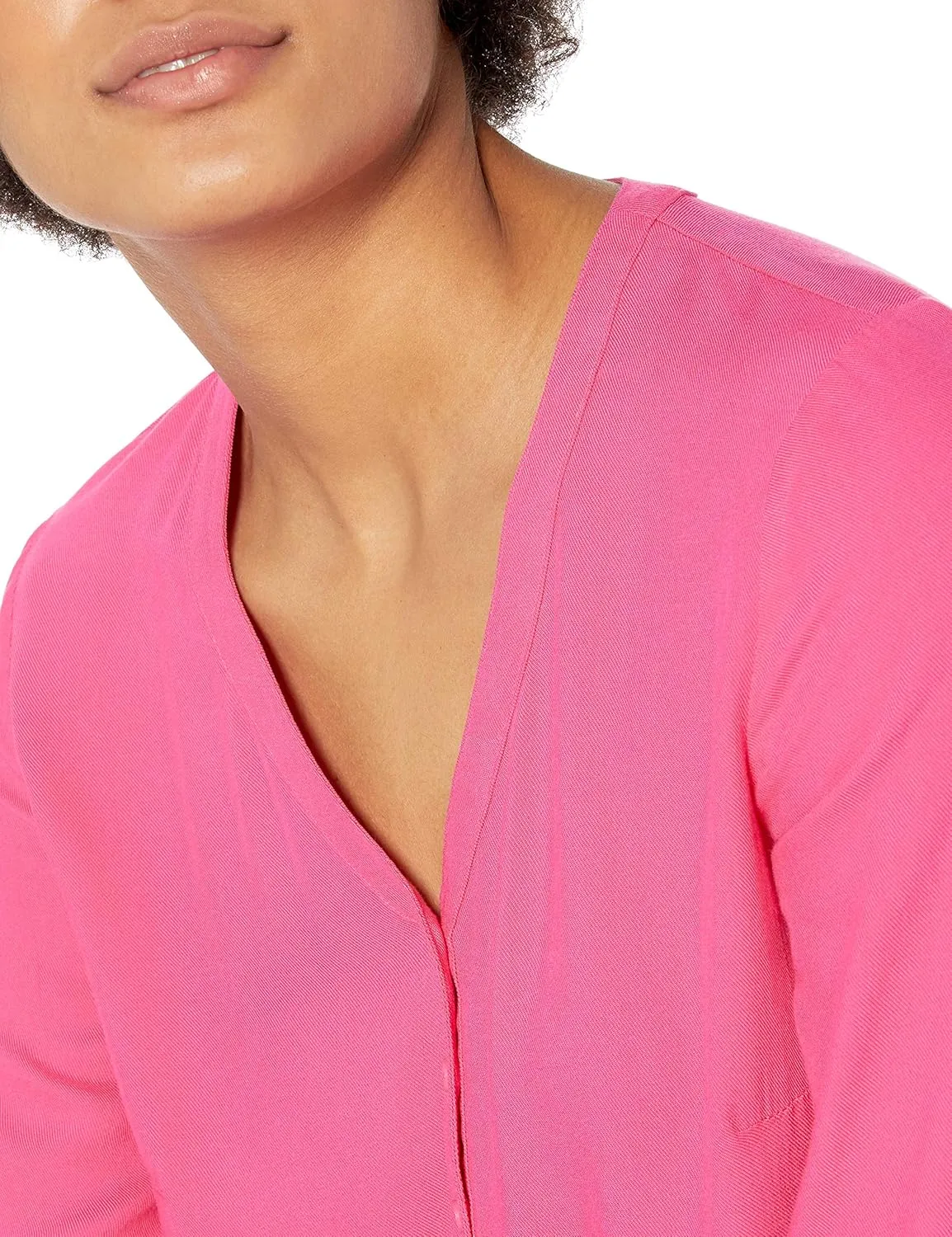 Amazon Essentials Women's 3/4 Sleeve Button Popover Shirt, Loose-Fit V-Neck Blouse