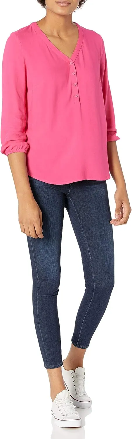 Amazon Essentials Women's 3/4 Sleeve Button Popover Shirt, Loose-Fit V-Neck Blouse