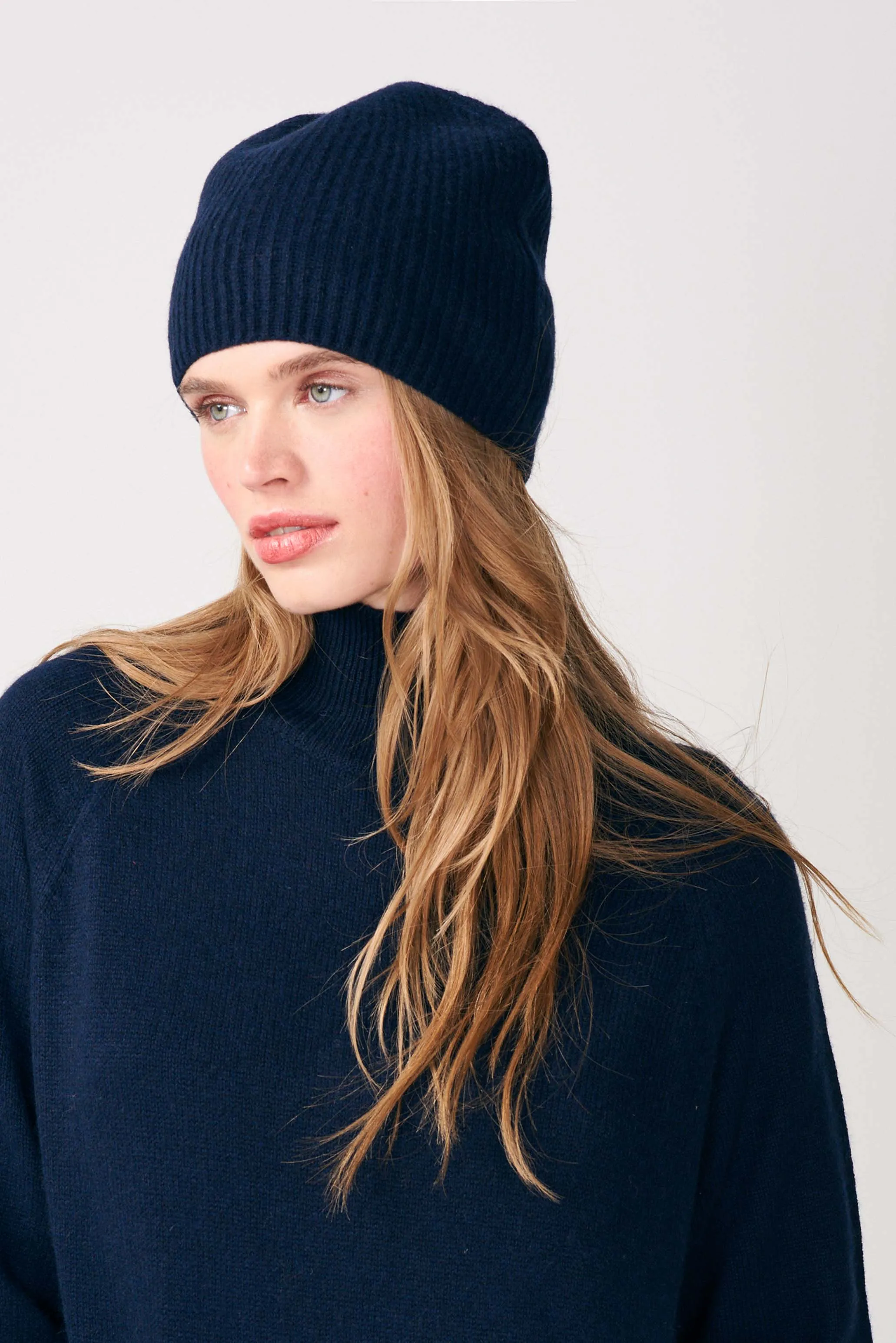 Cashmere Rib Beanie in Navy