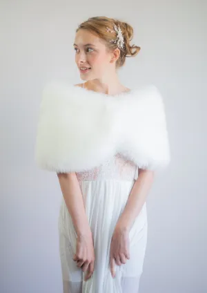 Ivory / White Fur Wrap (Serena Wht01)
