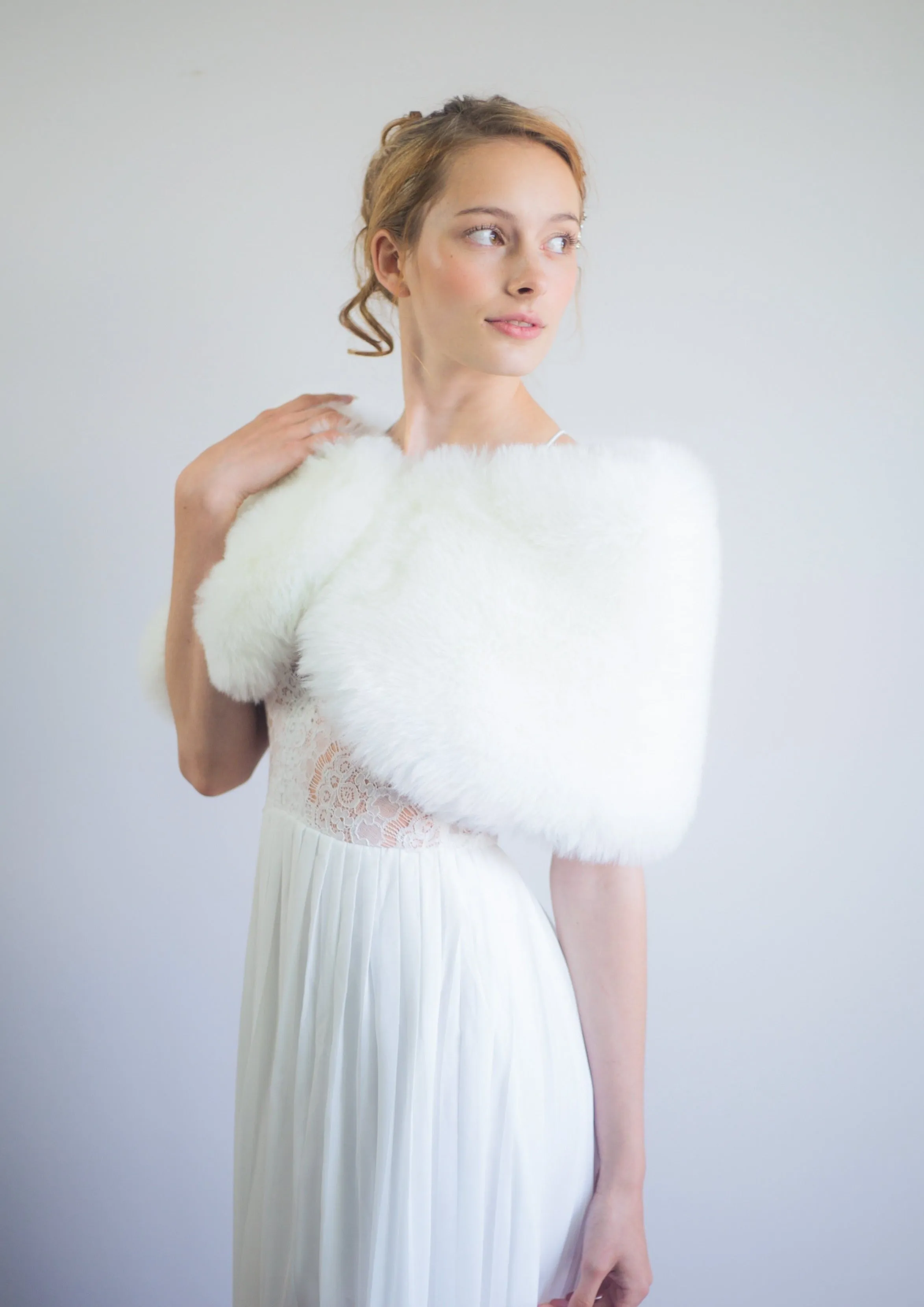 Ivory / White Fur Wrap (Serena Wht01)