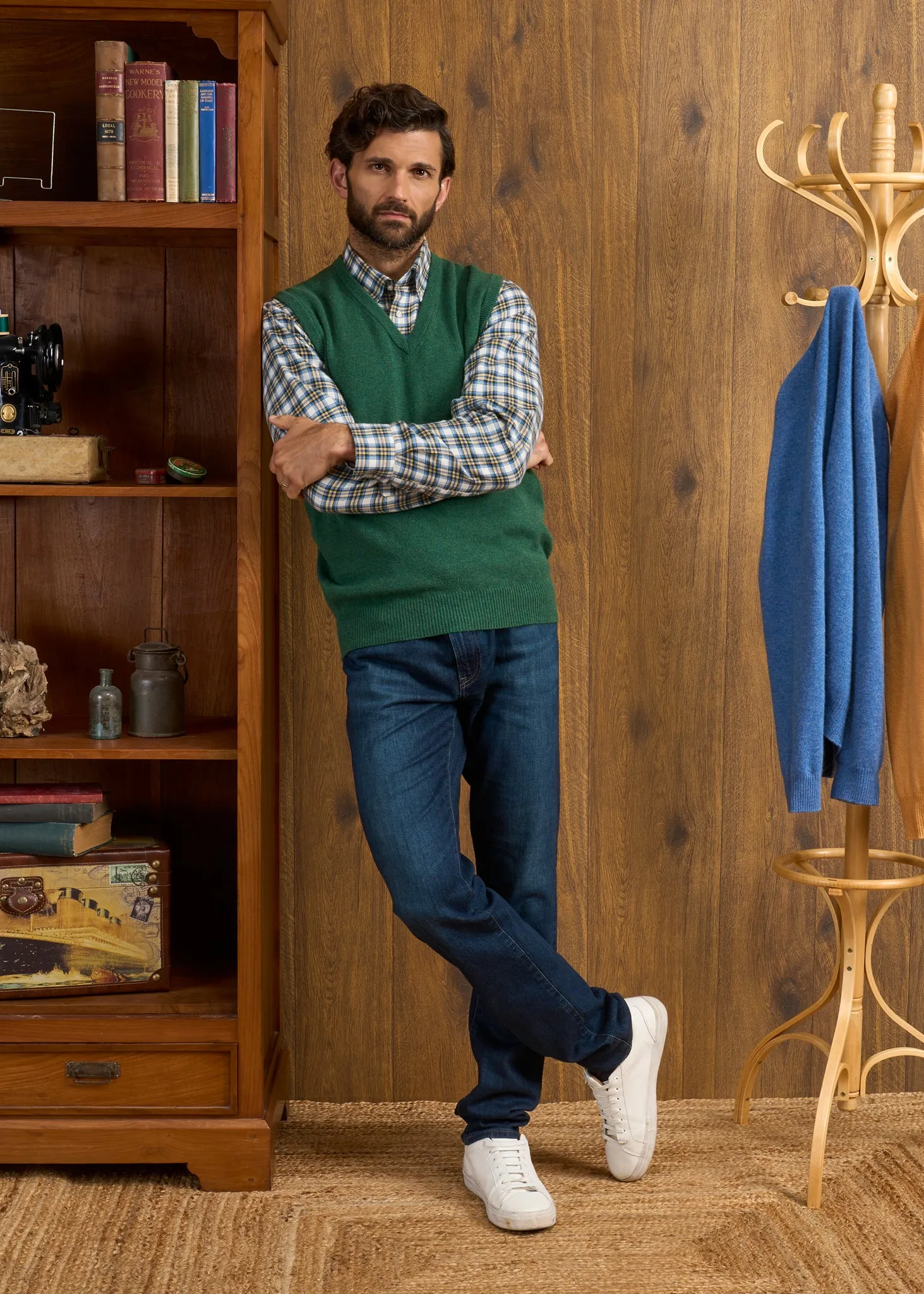 Norfolk Men's Lambswool Slipover in Courgette - Classic Fit