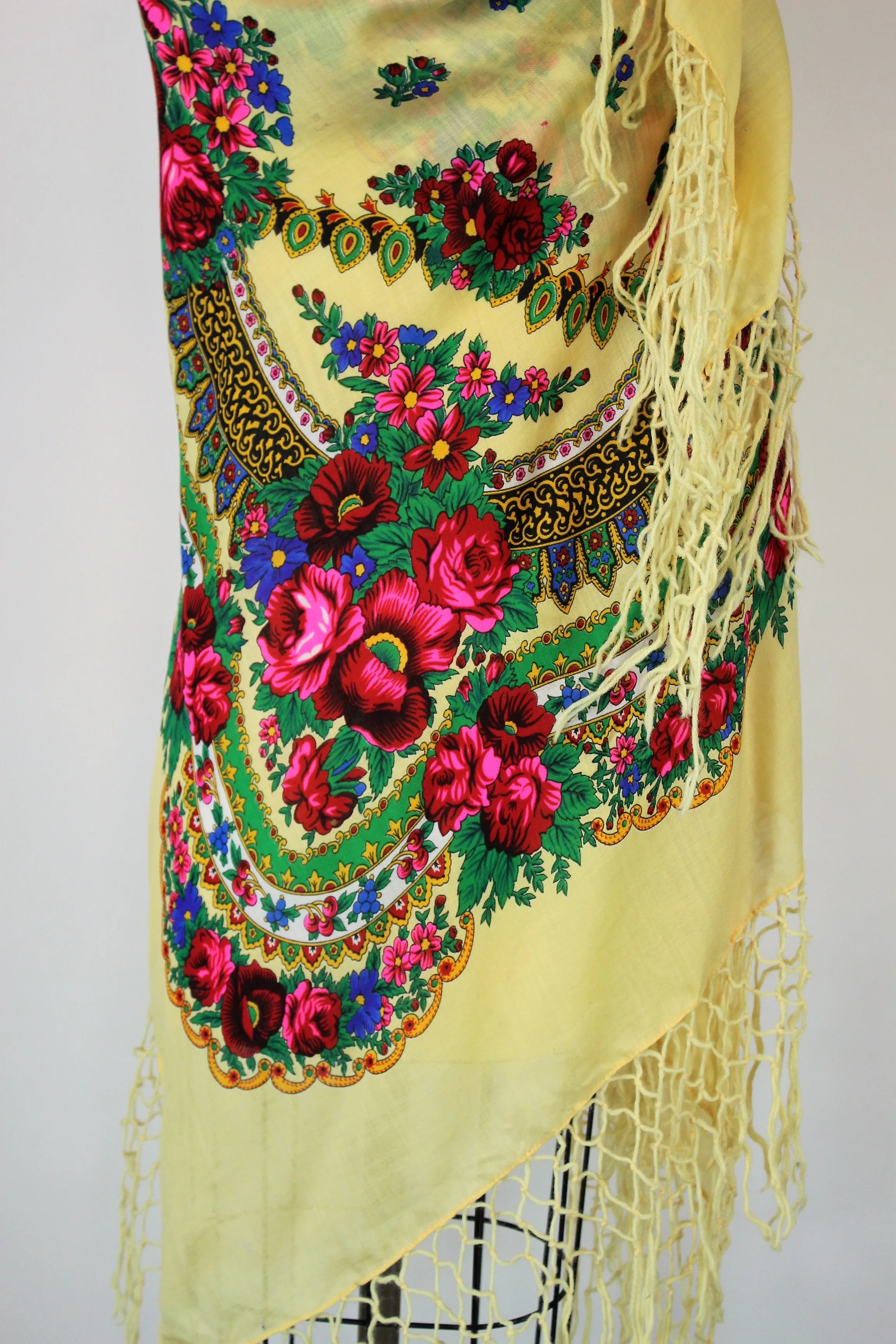 Vintage 1970s Piano Shawl