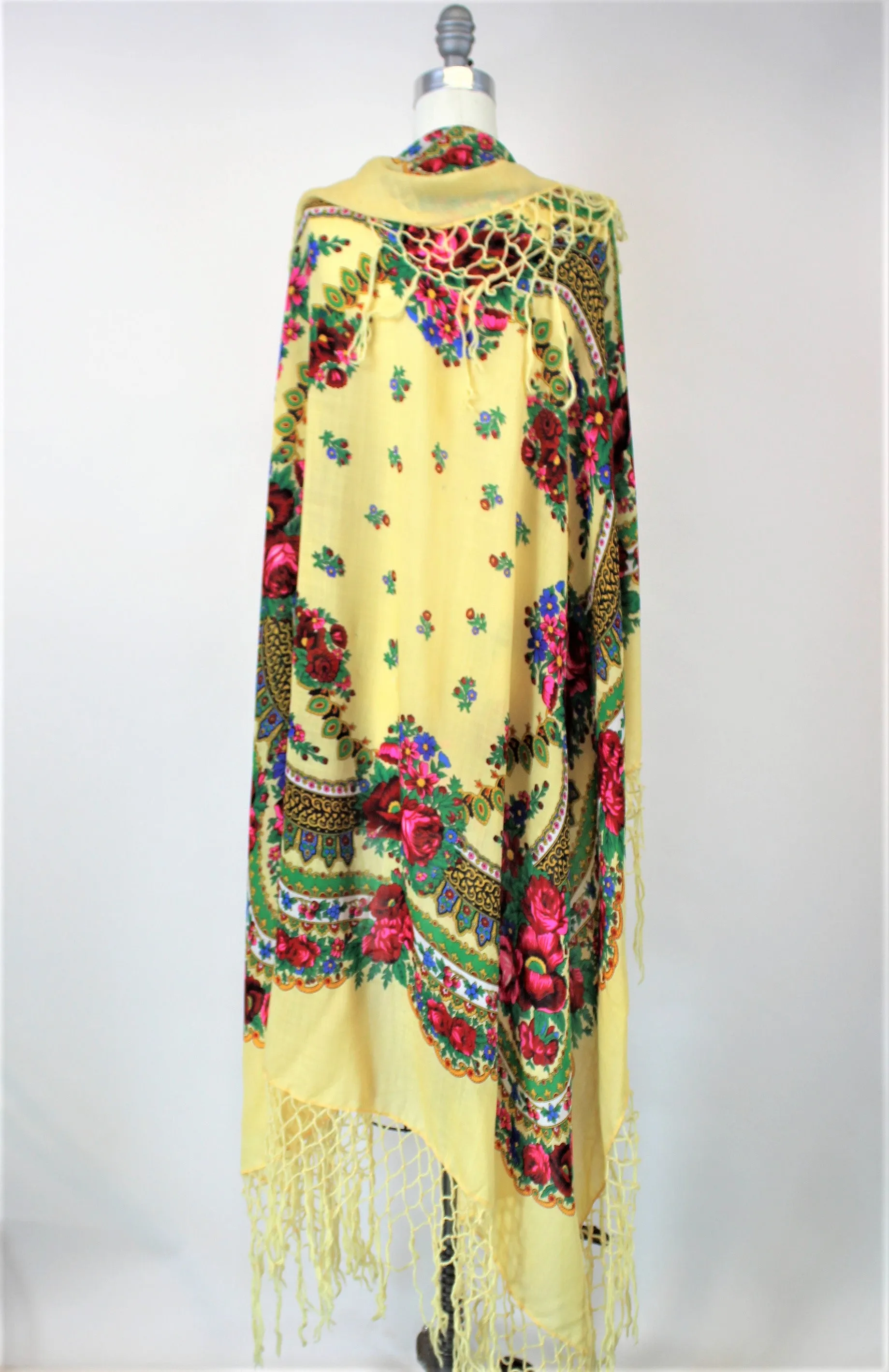 Vintage 1970s Piano Shawl