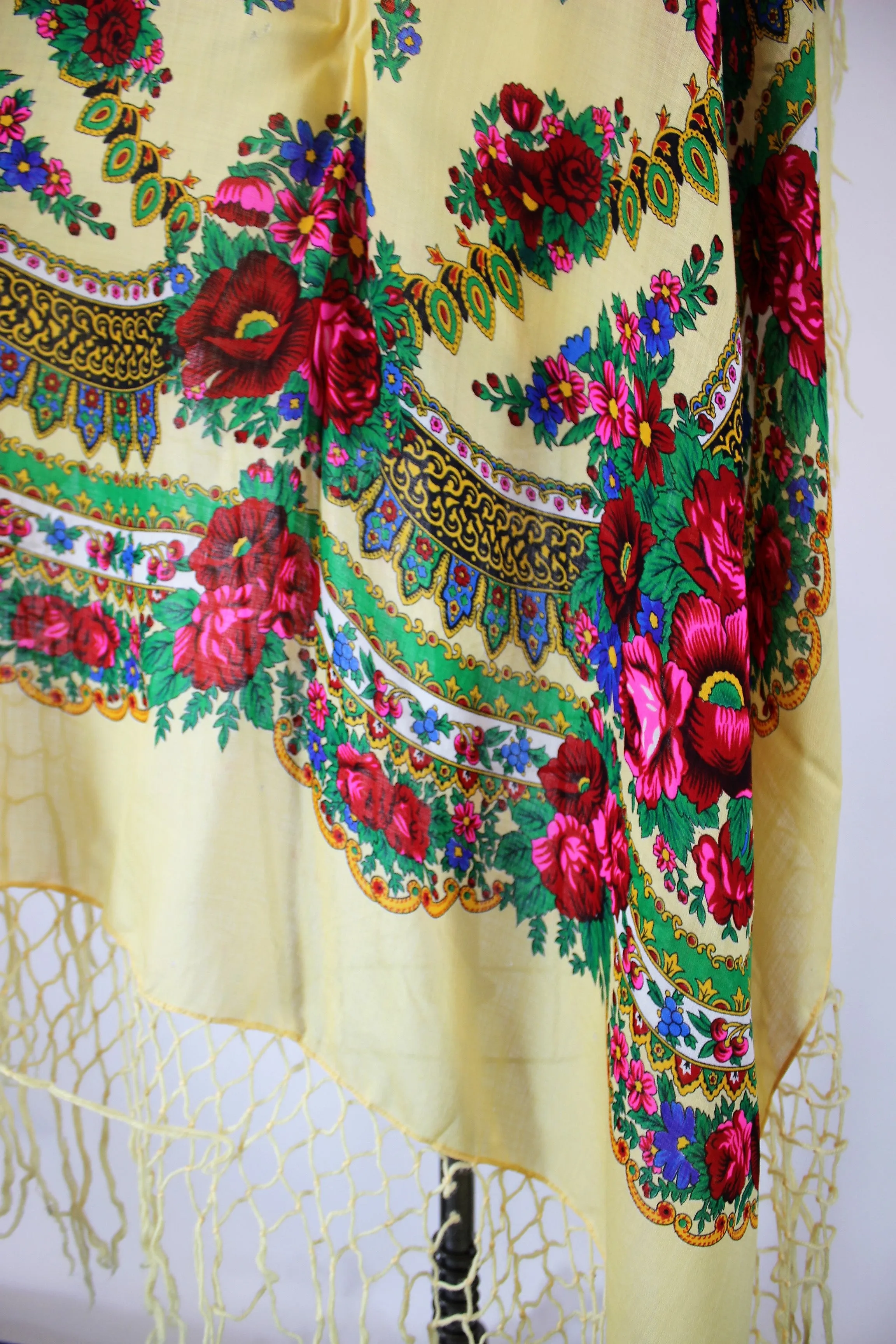 Vintage 1970s Piano Shawl