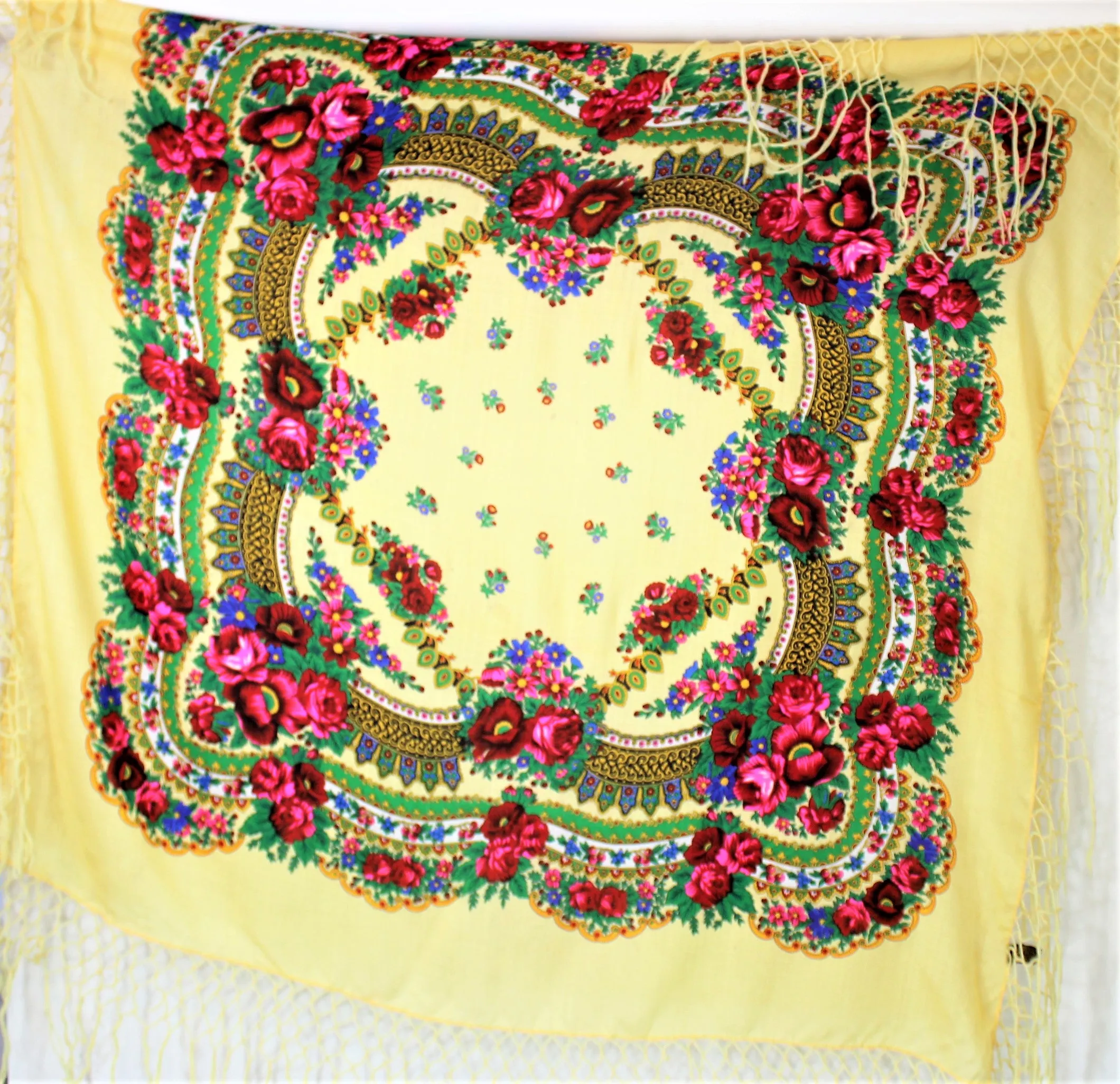 Vintage 1970s Piano Shawl
