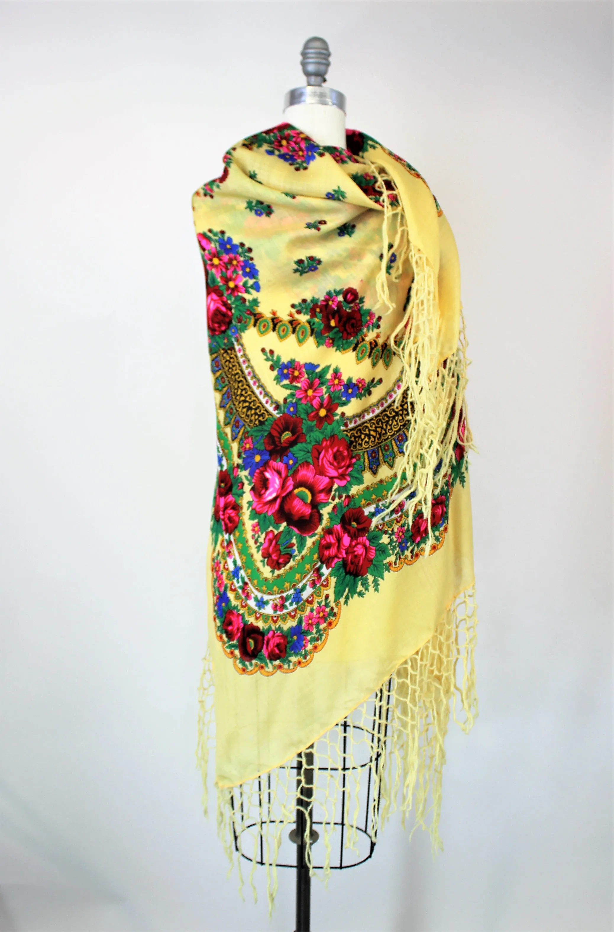 Vintage 1970s Piano Shawl